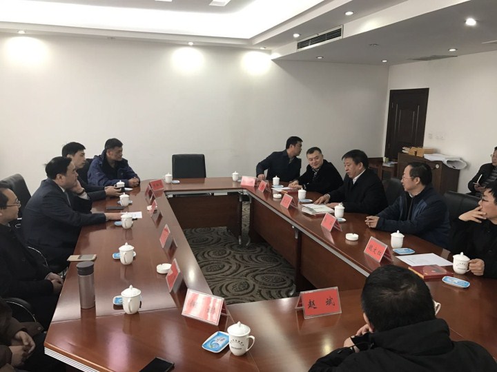 1496474386394986.jpg 11-鞏義市委書記袁三軍、市人大主任李明楨、市政協(xié)主席談得勝、市委常委、市委辦主任朱軍、副市長劉軍杰、鞏東新區(qū)副主任劉亞濤等與太極實業(yè)董事長、十一科技法人代表趙振元、余才志、陳昌、何斌、趙斌、張松濤、趙遠遠、魏靜等會談.jpg