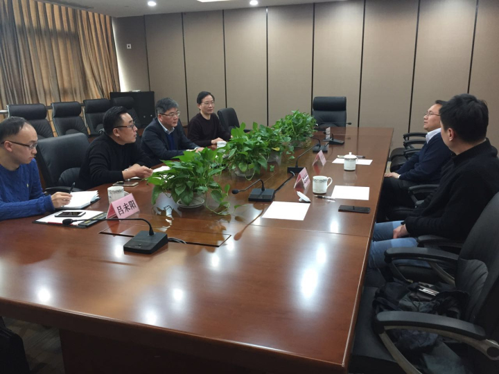 1496479431110638.jpg 3-余才志、趙遠(yuǎn)遠(yuǎn)與曉耕副總經(jīng)理一行進(jìn)行詳細(xì)磋商.jpg